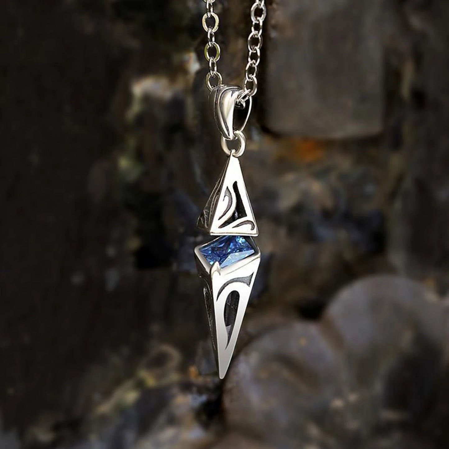 Stylish Men's Necklace with Blue Stone